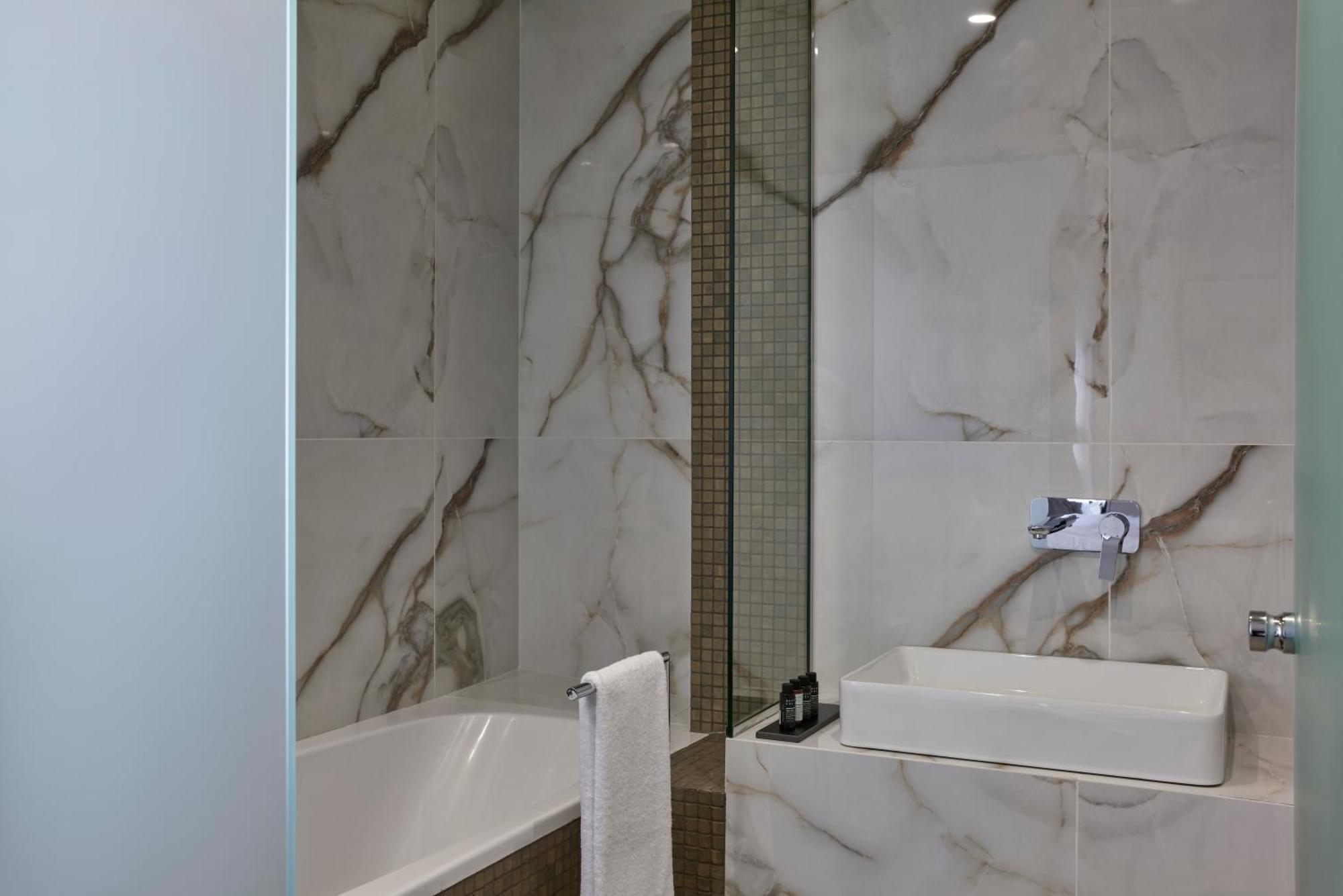 Hestia - Kolokotroni 23 Hotel Athena Bagian luar foto